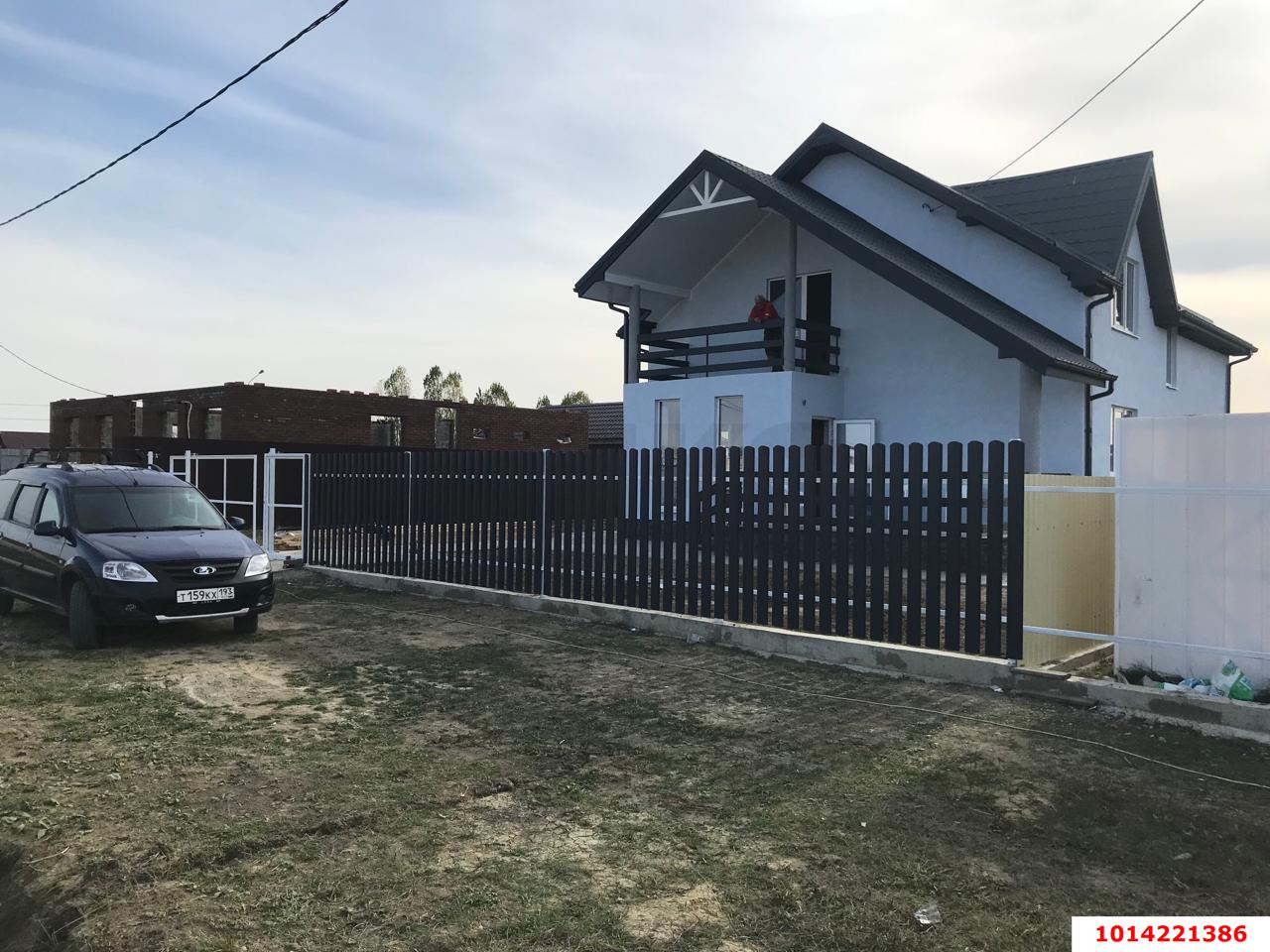 Фото №1: Дом 211 м² + 10 сот. - Новодмитриевская, Центральный внутригородской округ, мкр. Завод Измерительных Приборов, ул. Новая, 22