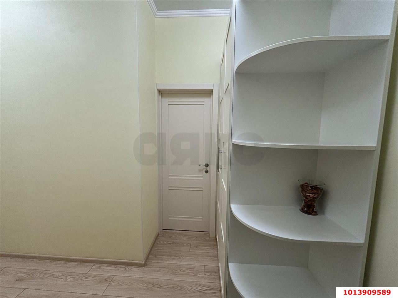 Фото №13: 1-комнатная квартира <span class="whitespace-nowrap">54 м²</span>, <span class="whitespace-nowrap">3/6 эт.</span> - Краснодар, Прикубанский внутригородской округ, мкр. Немецкая Деревня, ул. Баварская, 17