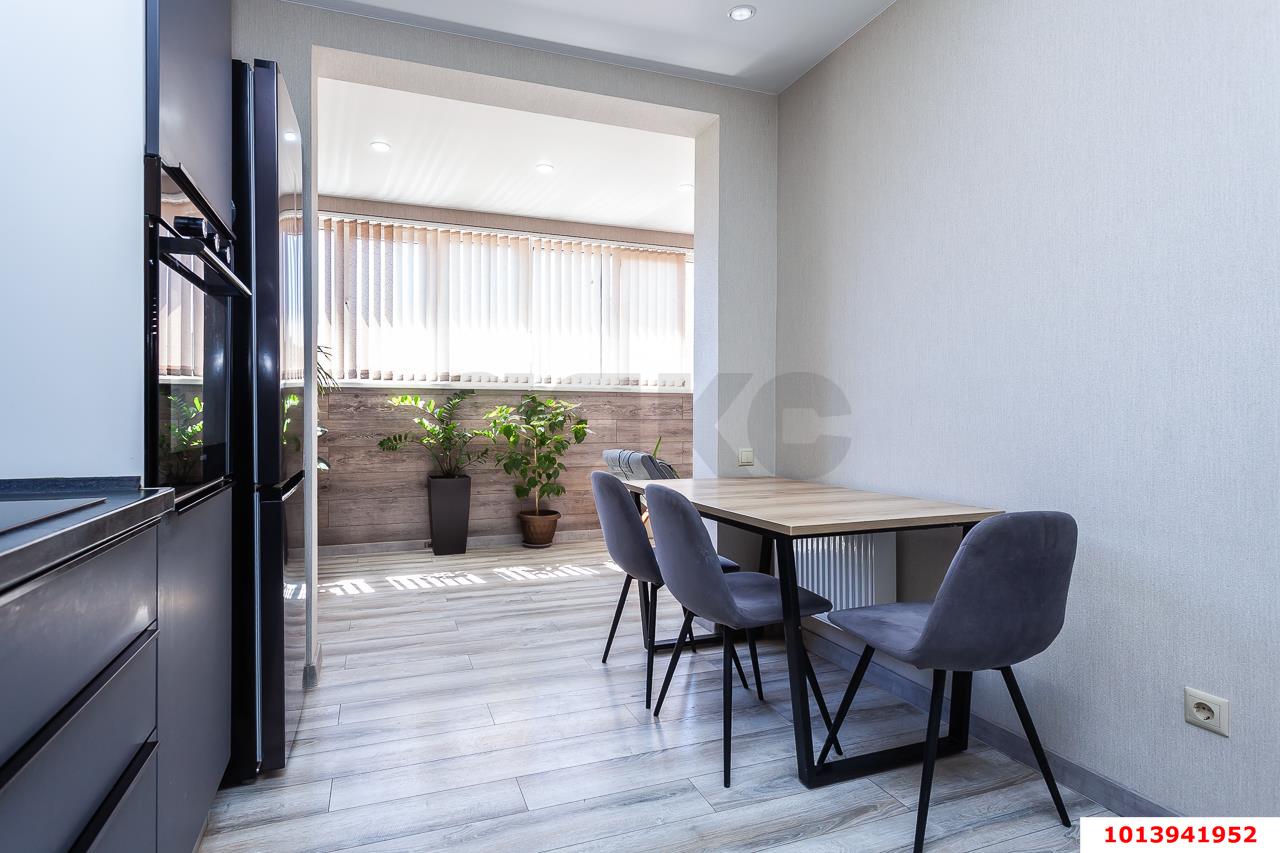 Фото №1: 2-комнатная квартира 61 м² - Краснодар, жилой комплекс Россинский Парк, ул. Командорская, 15