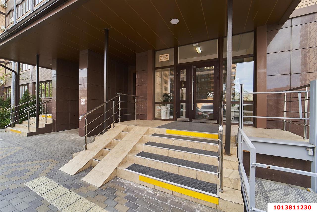 Фото №3: 3-комнатная квартира 101 м² - Краснодар, ЖК Октябрьский, жилой комплекс Центральный, Центральный внутригородской округ, Западный внутригородской округ, мкр. Центральный, ул. Октябрьская, 181/2