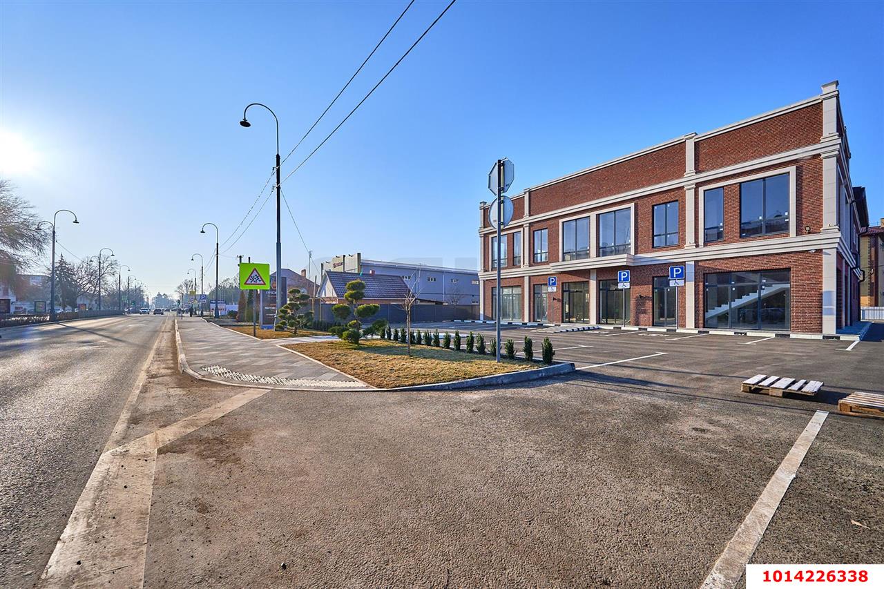 Фото №14: Торговое помещение 1177 м² - Динская, ул. Красная, 93