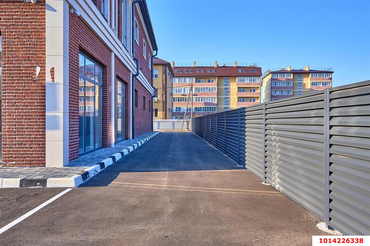Фото №8: Торговое помещение 1177 м² - Динская, ул. Красная, 93