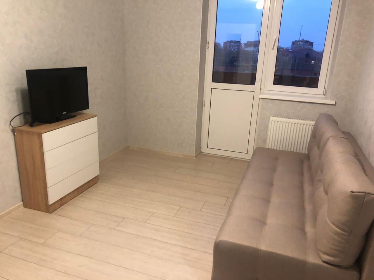 Фото №1: 1-комнатная квартира 34 м² - Российский, мкр. Прикубанский внутригородской округ, ул. имени В.М. Комарова, 32