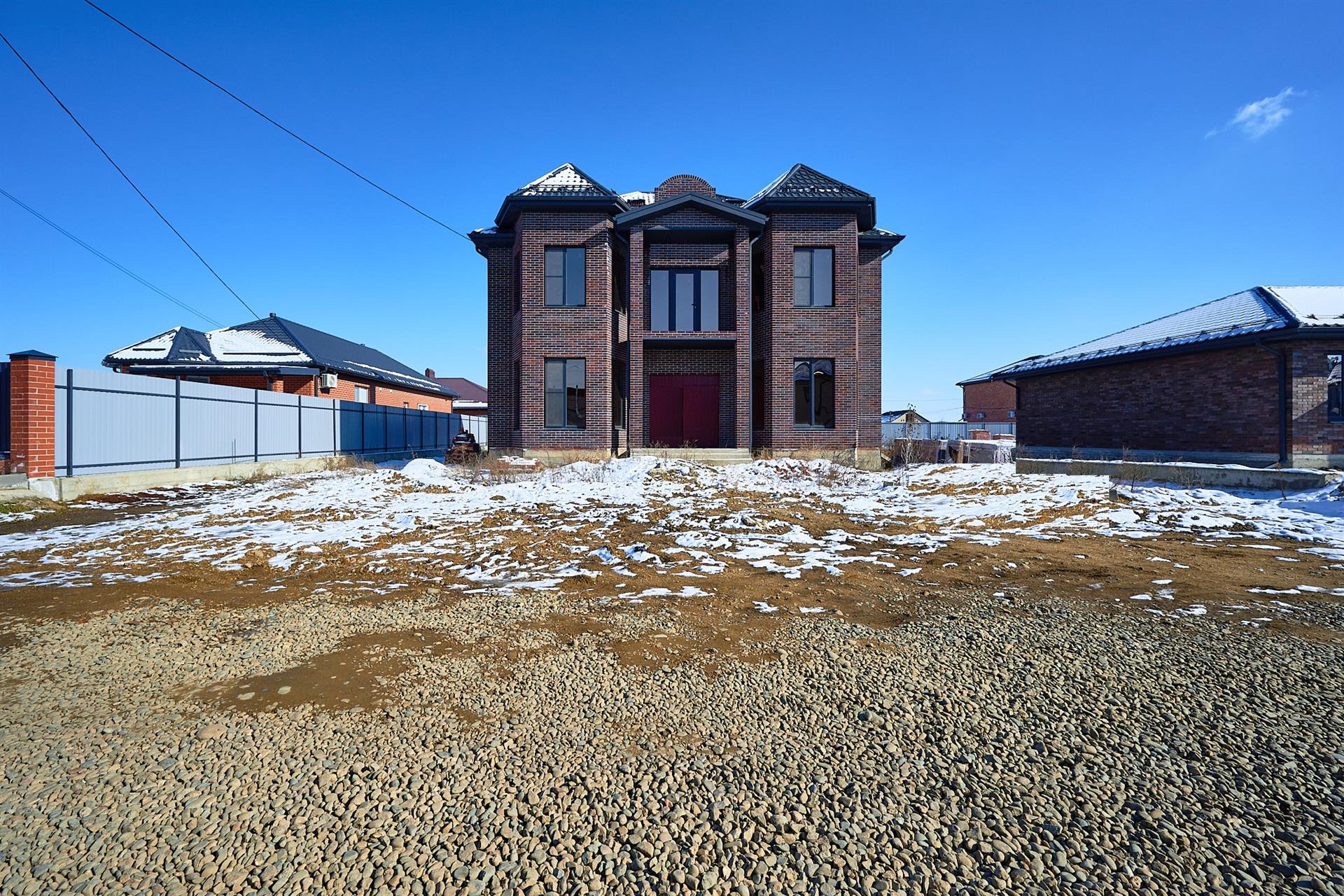 Фото №2: Дом 316 м² + 8 сот. - Яблоновский, Прикубанский внутригородской округ, Круглик, мкр. Табачная Фабрика, ул. Королёва, 10