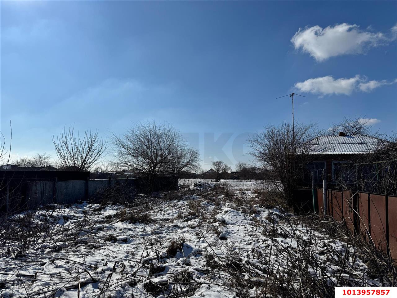 Фото №1: Земельный участок под ИЖС - Старобжегокай, Центральный внутригородской округ, мкр. Центральный, ул. Ленина, 7