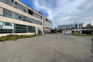 Фото №3: Торговое помещение 5000 м² - Майкоп, мкр. Центр, ул. Жуковского, 31/1