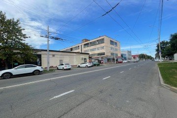 Фото №1: Торговое помещение 5000 м² - Майкоп, мкр. Центр, ул. Жуковского, 31/1