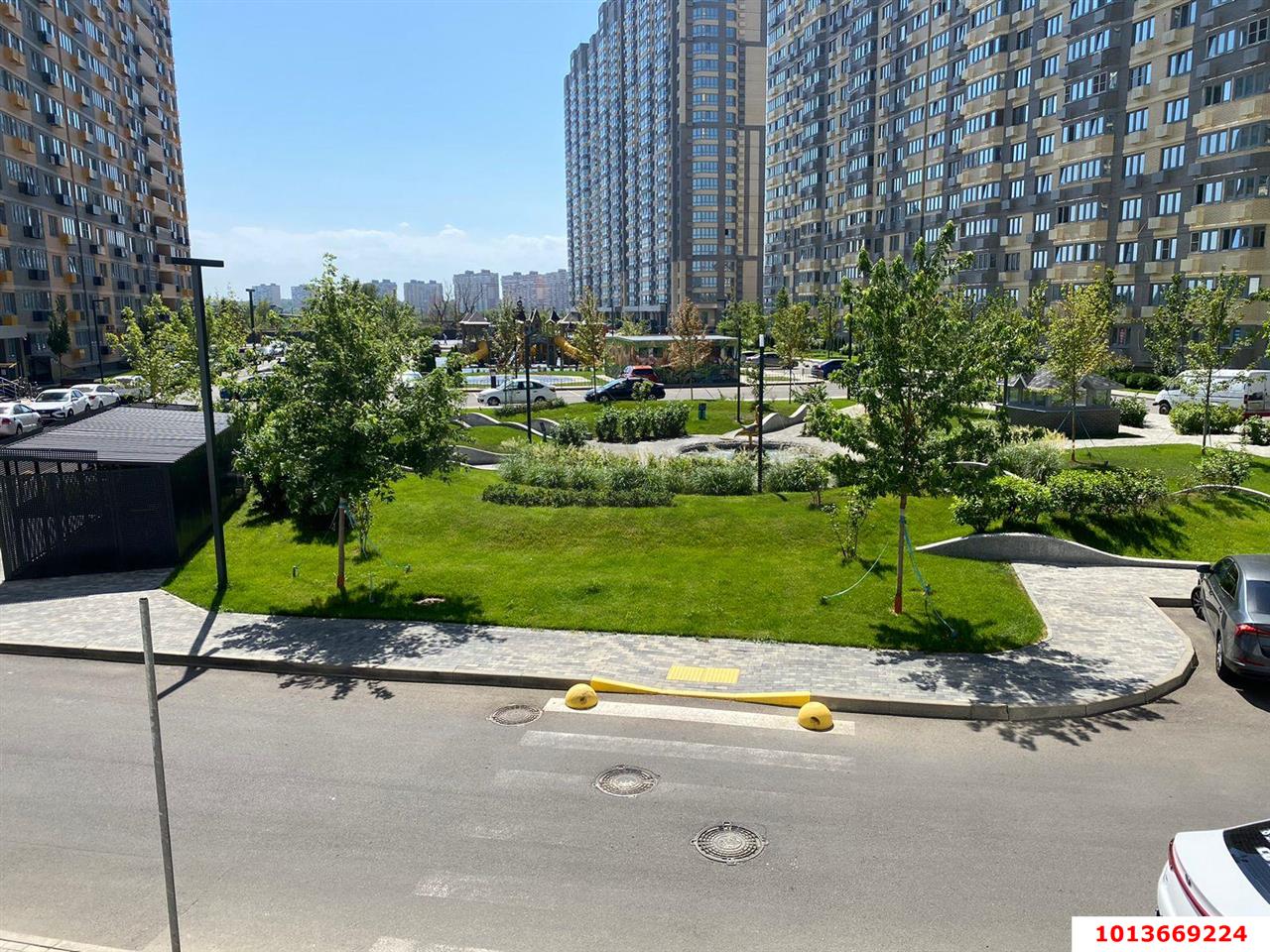 Фото №4: Торговое помещение 880 м² - Краснодар, жилой комплекс Сказка Град, ул. имени В.Н. Мачуги, 166