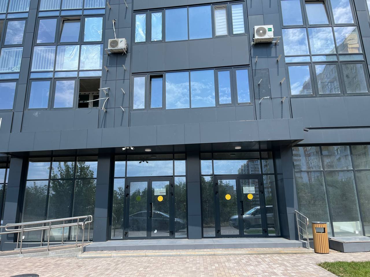 Фото №3: Коммерция 89 м² - Краснодар, Прикубанский внутригородской округ, мкр. Микрохирургии глаза, ул. Красных Партизан, 4/4