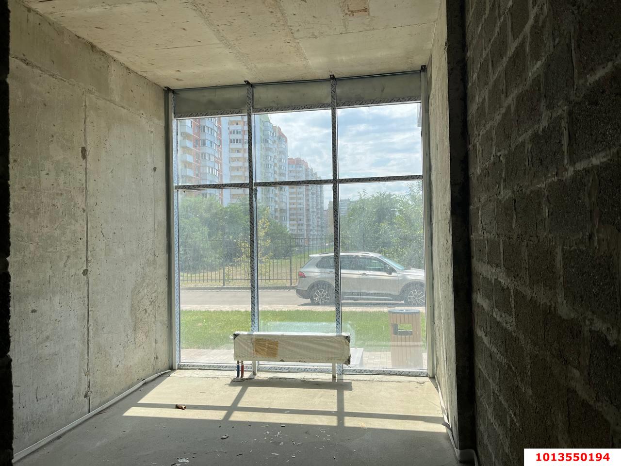 Фото №1: Торговое помещение 96 м² - Краснодар, Микрохирургии глаза, ул. Красных Партизан, 4/4