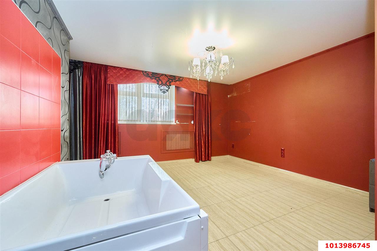 Фото №40: Торговое помещение 290 м² - Краснодар, Сельскохозяйственный Институт, ул. Алма-Атинская, 148