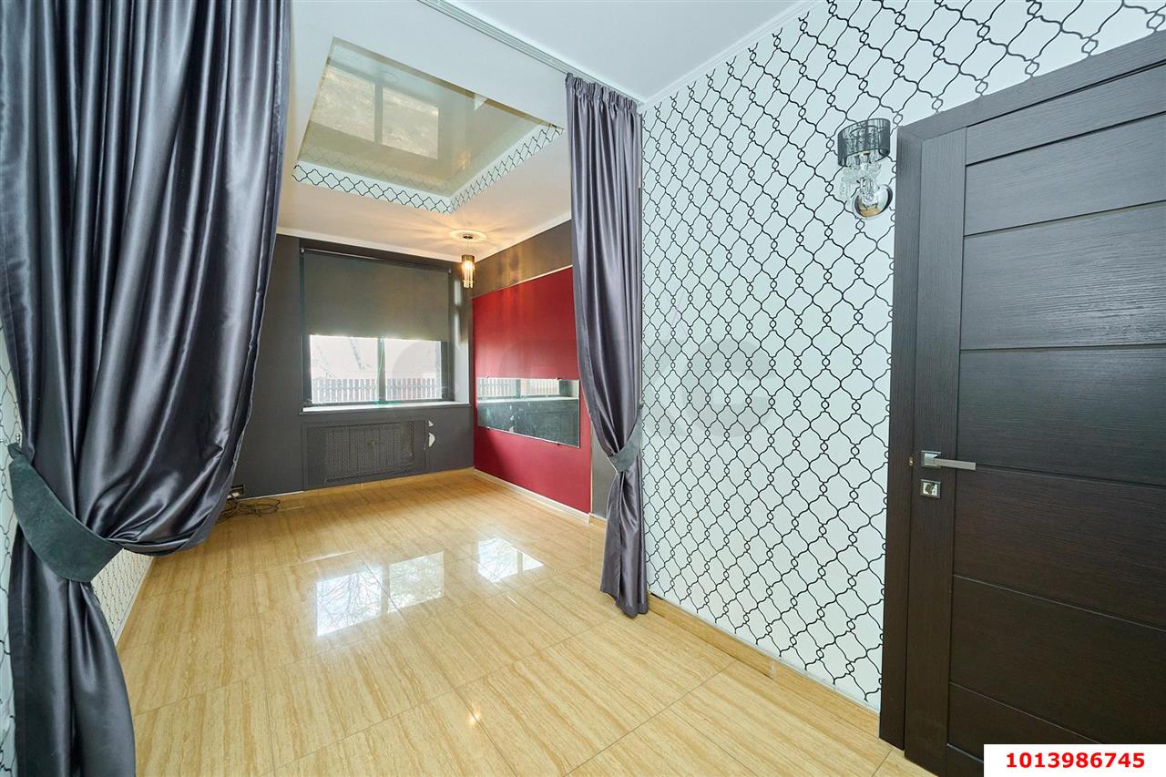 Фото №33: Торговое помещение 290 м² - Краснодар, Сельскохозяйственный Институт, ул. Алма-Атинская, 148