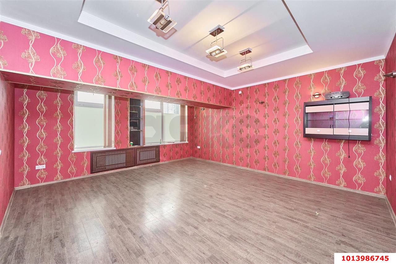 Фото №9: Торговое помещение 290 м² - Краснодар, Сельскохозяйственный Институт, ул. Алма-Атинская, 148