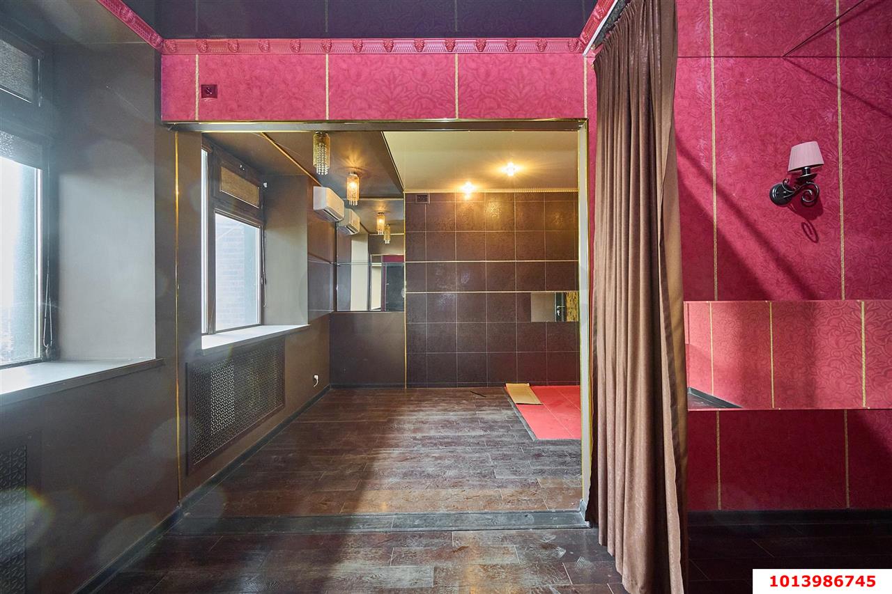 Фото №33: Торговое помещение 290 м² - Краснодар, Сельскохозяйственный Институт, ул. Алма-Атинская, 148