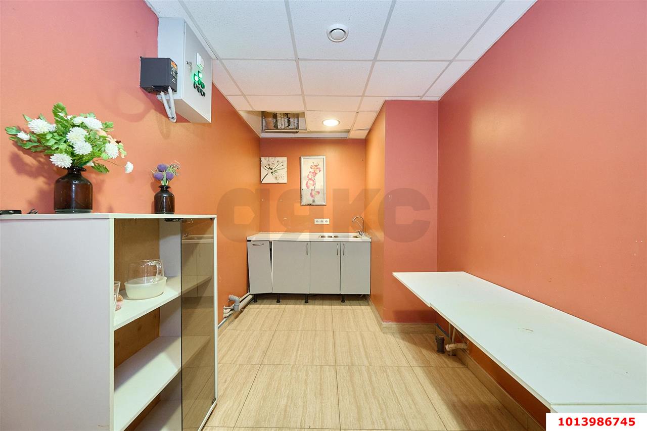 Фото №36: Торговое помещение 290 м² - Краснодар, Сельскохозяйственный Институт, ул. Алма-Атинская, 148