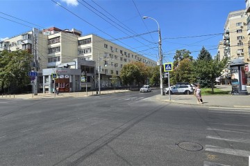 Фото №1: Торговое помещение 303 м² - Краснодар, мкр. Центральный, ул. Мира, 44/1