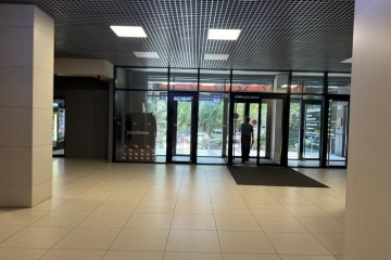 Фото №3: Торговое помещение 369 м² - Краснодар, мкр. Черёмушки, ул. Старокубанская, 114