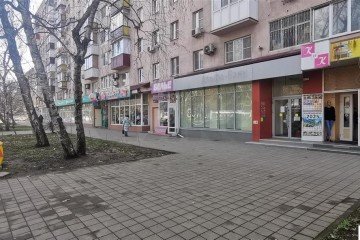 Фото №2: Торговое помещение 143 м² - Краснодар, мкр. Черёмушки, ул. Селезнёва, 134
