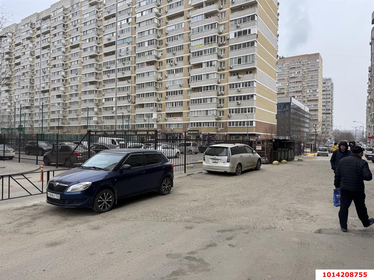Фото №3: Торговое помещение 47 м² - Краснодар, имени Петра Метальникова, ул. Петра Метальникова, 5к1