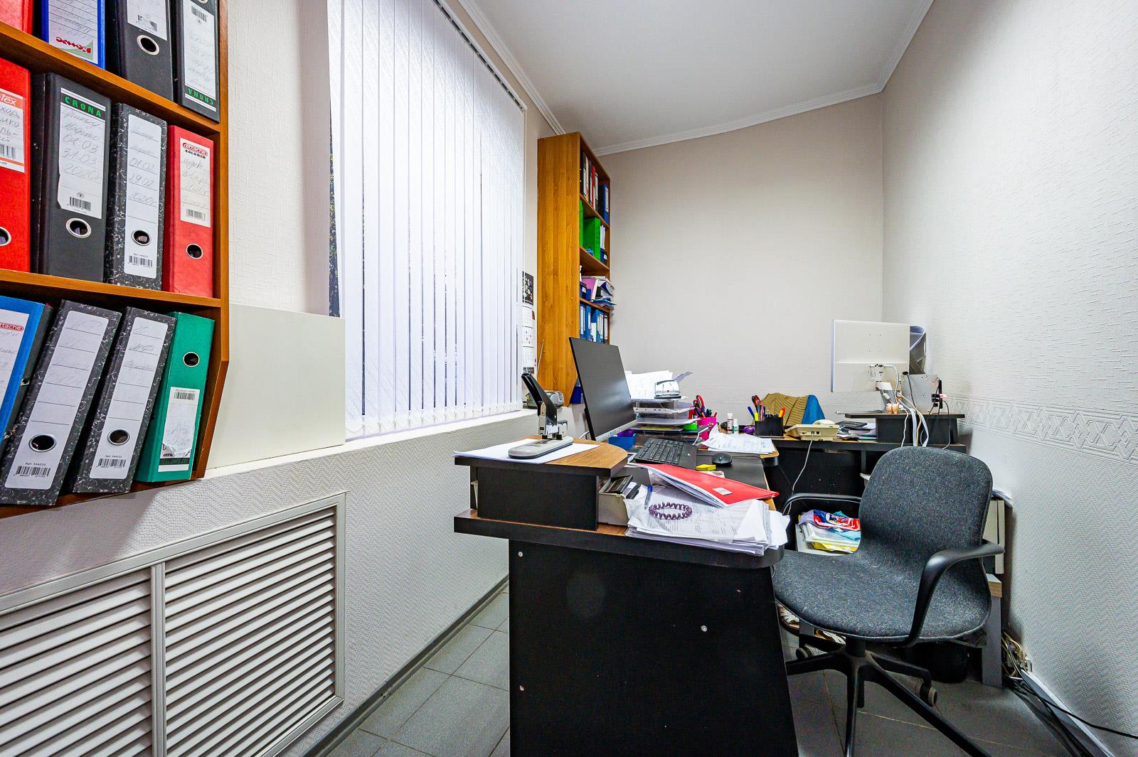 Фото №3: Коммерция 500 м² - Краснодар, Прикубанский внутригородской округ, мкр. Фестивальный, ул. Яна Полуяна, 34