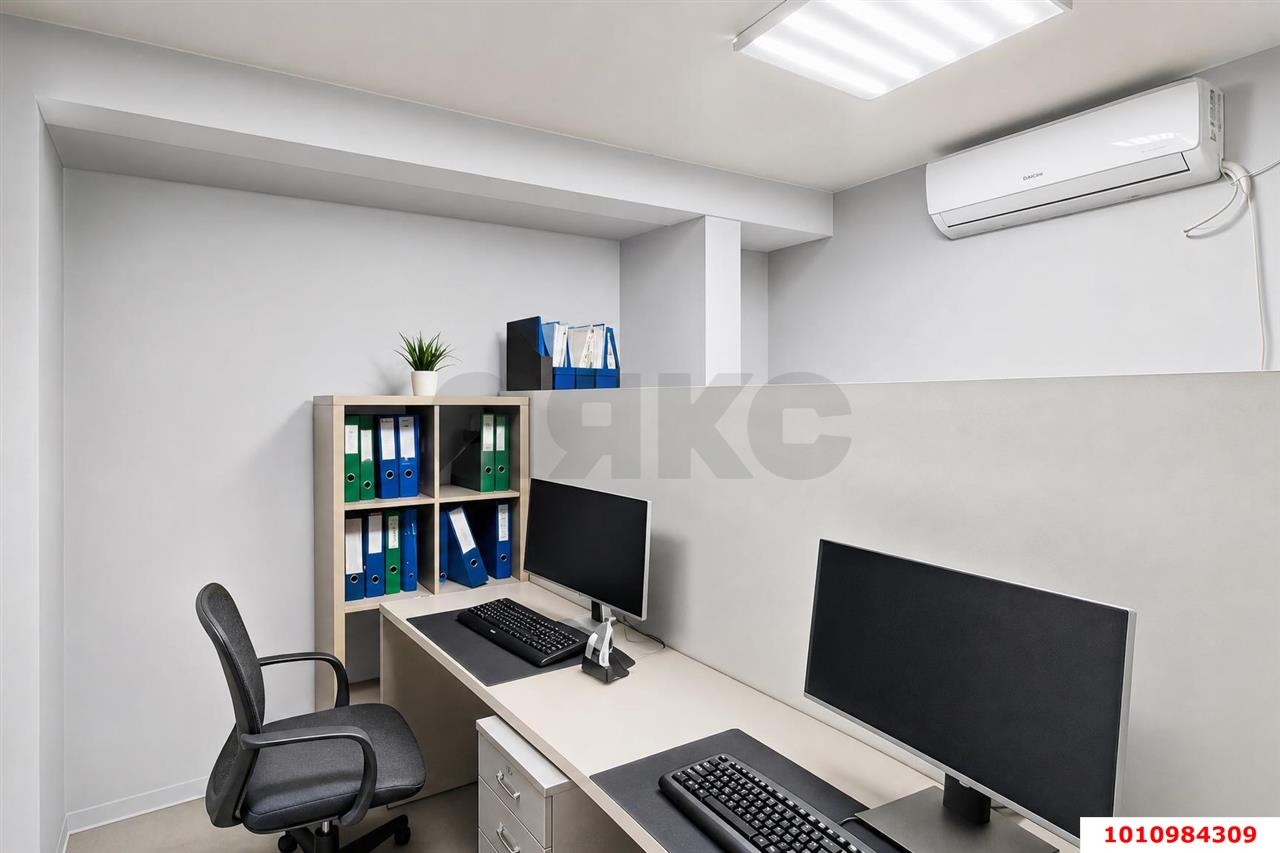 Фото №3: Торговое помещение <span class="whitespace-nowrap">932 м²</span>, <span class="whitespace-nowrap">5 эт.</span> - Краснодар, Прикубанский внутригородской округ, мкр. Фестивальный, ул. Яна Полуяна, 50