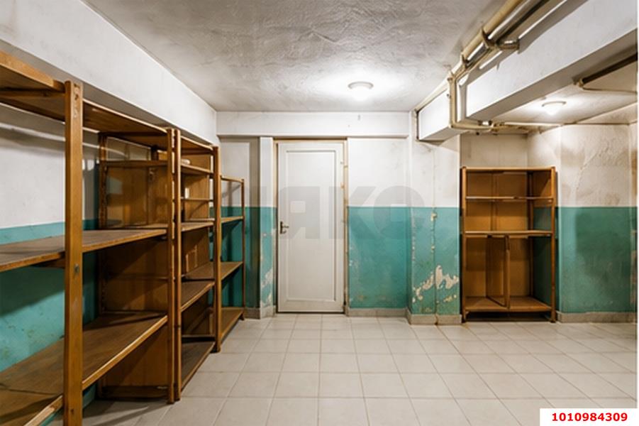Фото №15: Торговое помещение <span class="whitespace-nowrap">932 м²</span>, <span class="whitespace-nowrap">5 эт.</span> - Краснодар, Прикубанский внутригородской округ, мкр. Фестивальный, ул. Яна Полуяна, 50
