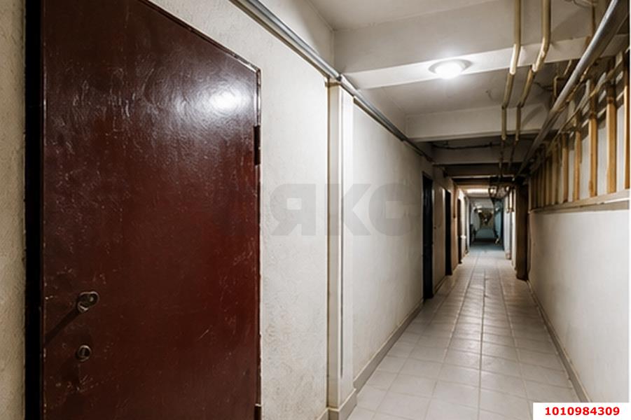 Фото №13: Торговое помещение <span class="whitespace-nowrap">932 м²</span>, <span class="whitespace-nowrap">5 эт.</span> - Краснодар, Прикубанский внутригородской округ, мкр. Фестивальный, ул. Яна Полуяна, 50