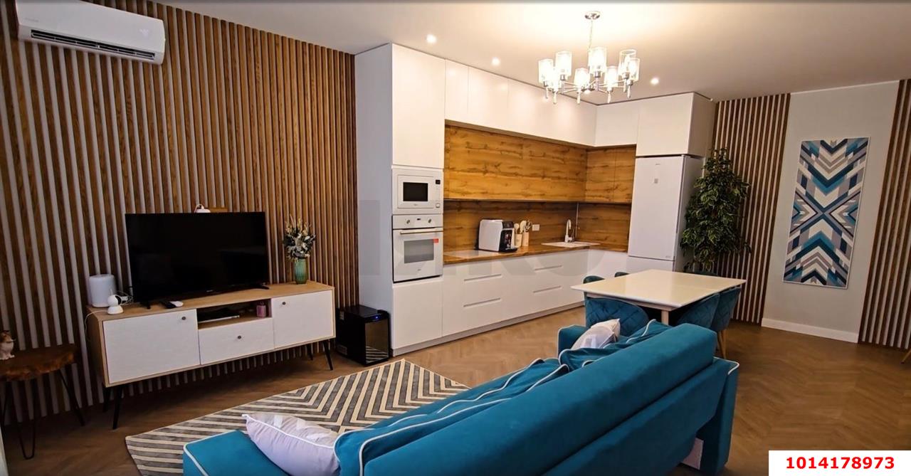 Фото №1: Дом 225 м² + 1.9 сот. - Кабардинка, п. коттеджный  Маяк, ул. Капитана Котанова, 3