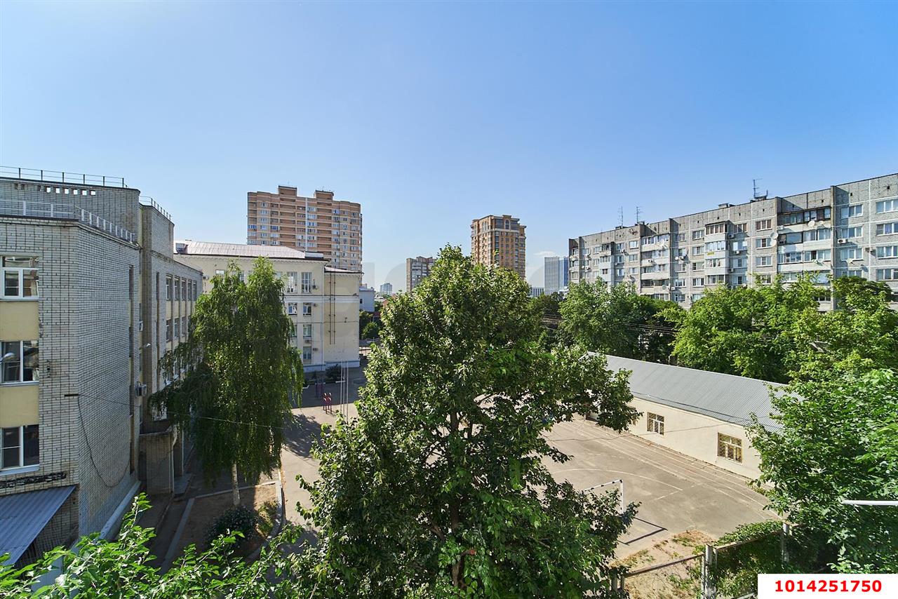 Фото №6: 1-комнатная квартира <span class="whitespace-nowrap">49 м²</span>, <span class="whitespace-nowrap">5/5 эт.</span> - Краснодар, Центральный внутригородской округ, мкр. Центральный, ул. Ленина, 71