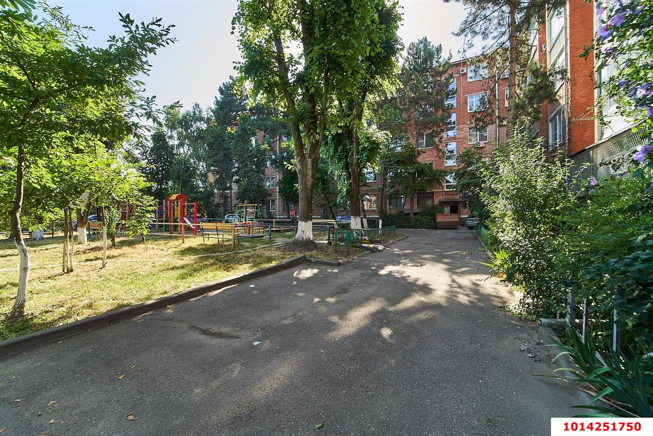 Фото №5: 1-комнатная квартира <span class="whitespace-nowrap">49 м²</span>, <span class="whitespace-nowrap">5/5 эт.</span> - Краснодар, Центральный внутригородской округ, мкр. Центральный, ул. Ленина, 71