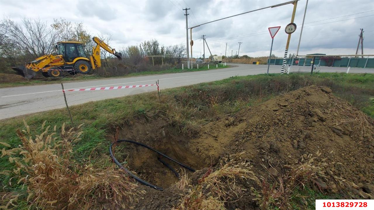 Фото №2: Земельный участок 24.37 сот. - Петровская, ул. Гривенская, 32