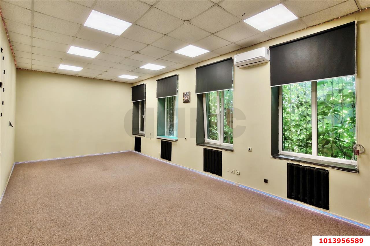 Фото №12: Офисное помещение <span class="whitespace-nowrap">58 м²</span>, <span class="whitespace-nowrap">1/1 эт.</span> - Краснодар, Центральный внутригородской округ, мкр. Центральный, ул. Ленина, 90/2