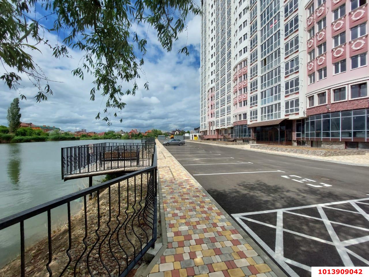 Фото №2: 3-комнатная квартира 120 м² - Краснодар, Прикубанский внутригородской округ, Школьный, жилой комплекс Версаль, мкр. Круглик, ул. Черниговская, 1