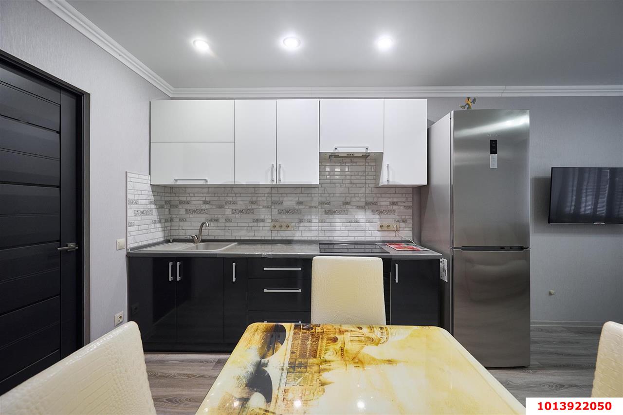 Фото №3: 1-комнатная квартира 47 м² - Краснодар, Музыкальный, ЖК Времена Года, Прикубанский внутригородской округ, Завод Радиоизмерительных Приборов, имени Петра Метальникова, мкр. жилой комплекс Времена года, ул. Евгении Жигуленко, 4