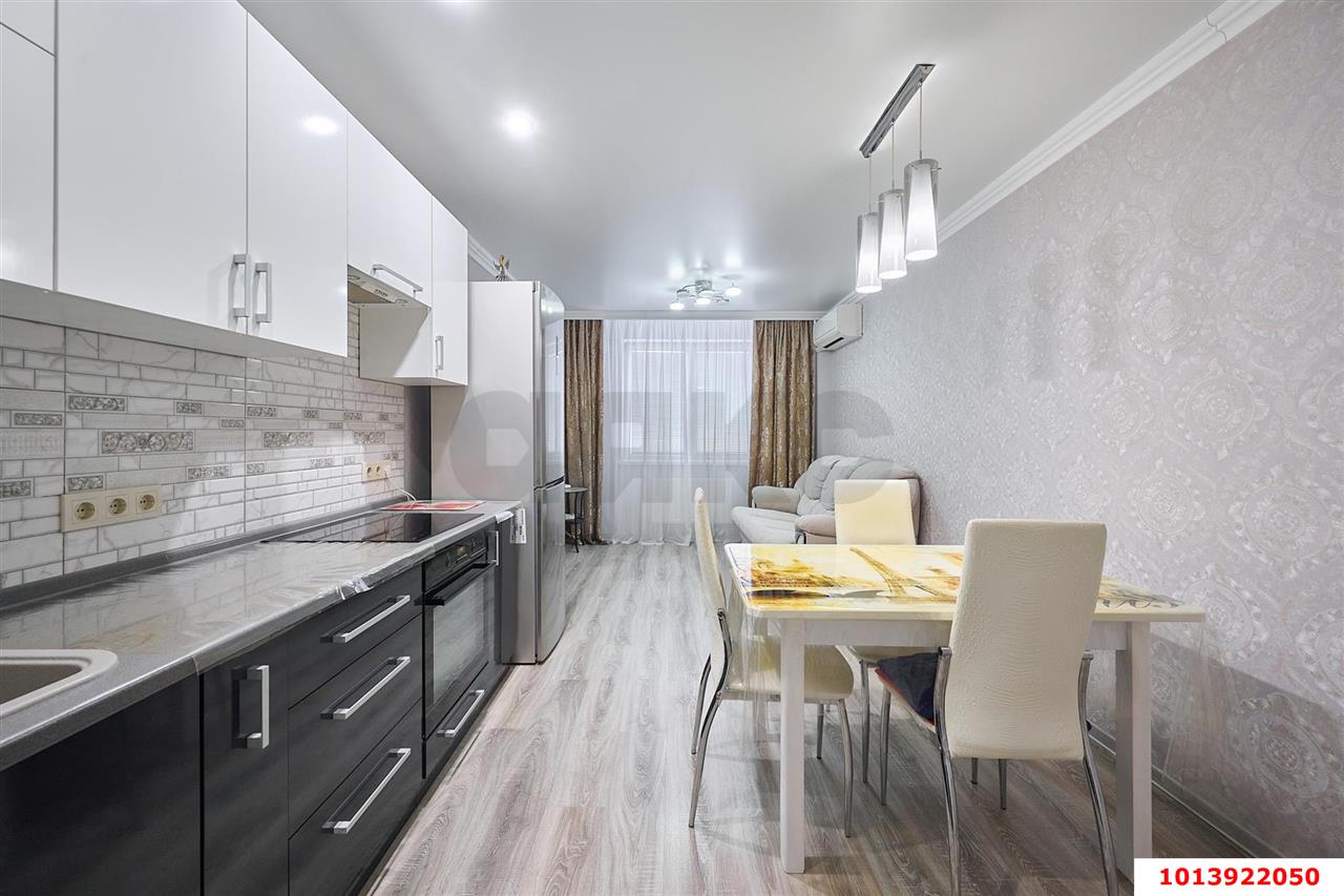 Фото №2: 1-комнатная квартира 47 м² - Краснодар, Музыкальный, ЖК Времена Года, Прикубанский внутригородской округ, Завод Радиоизмерительных Приборов, имени Петра Метальникова, мкр. жилой комплекс Времена года, ул. Евгении Жигуленко, 4