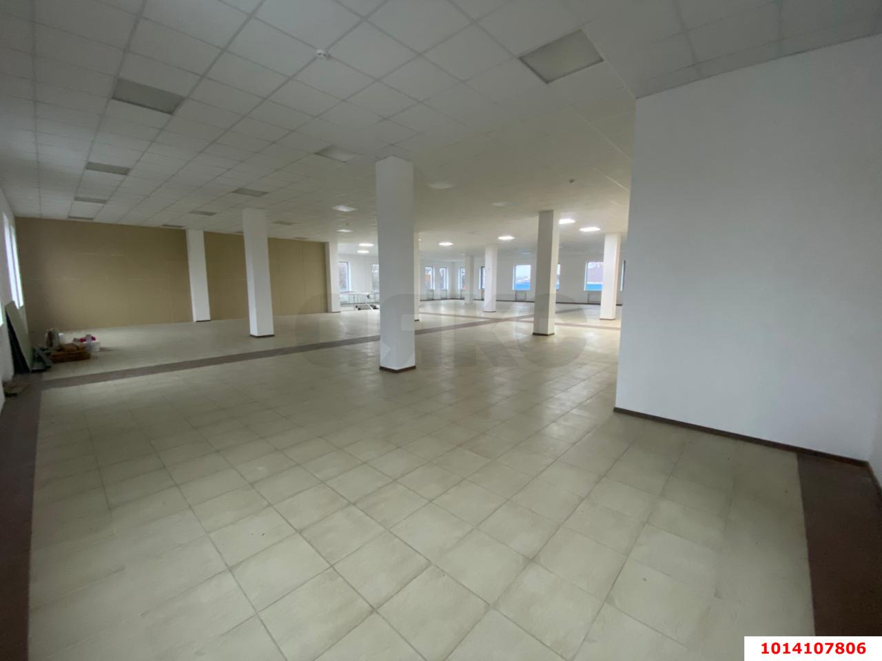 Фото №2: Торговое помещение 530 м² - Краснодар, Пашковский, ул. имени Евдокии Бершанской, 127