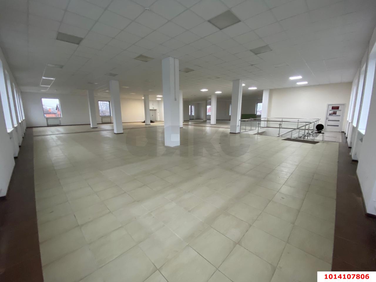 Фото №1: Торговое помещение 500 м² - Краснодар, Пашковский, ул. имени Евдокии Бершанской, 127