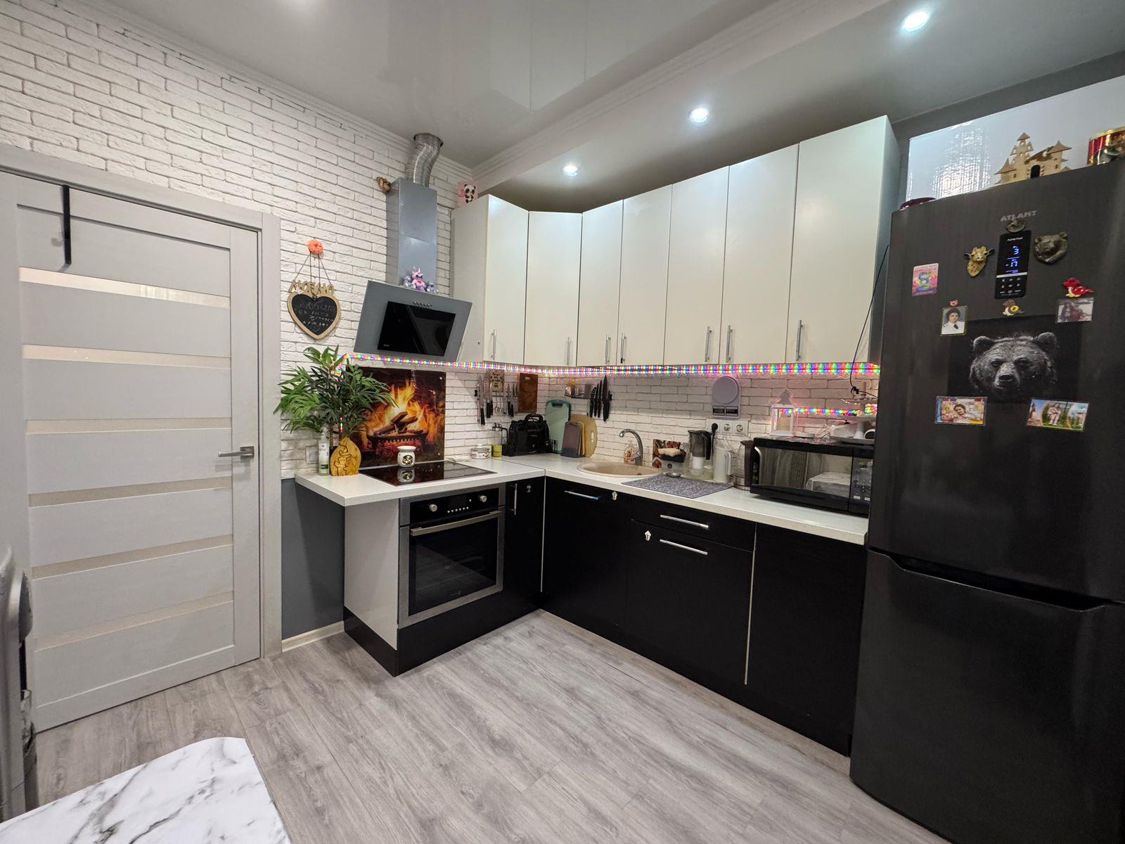 Фото №1: 2-комнатная квартира 55 м² - Краснодар, Музыкальный, Прикубанский внутригородской округ, мкр. Завод Радиоизмерительных Приборов, ул. имени С.В. Рахманинова, 34