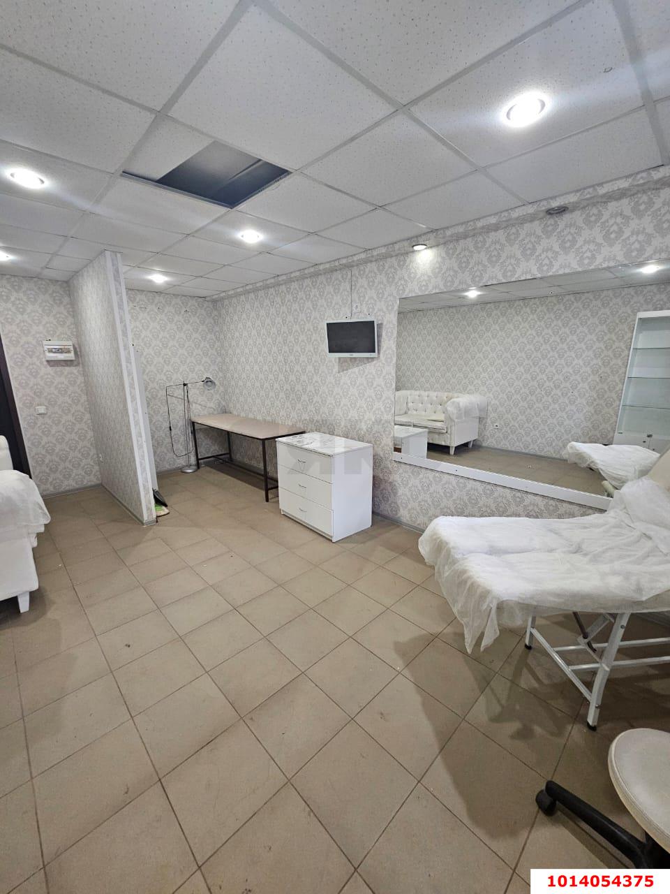 Фото №6: Торговое помещение 30 м² - Краснодар, Молодёжный, ул. 2-я Целиноградская, 15
