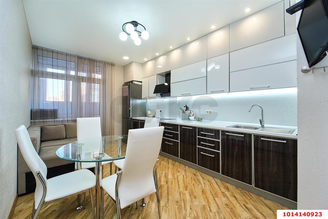 Фото №2: 2-комнатная квартира 60 м² - Краснодар, жилой комплекс Севастопольский, ул. имени Жлобы, 145