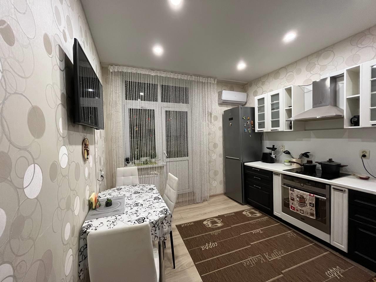 Фото №1: 1-комнатная квартира 43 м² - Краснодар, ЖК Губернский, Прикубанский внутригородской округ, мкр. Губернский, ул. им. Героя Яцкова И.В., 9к3