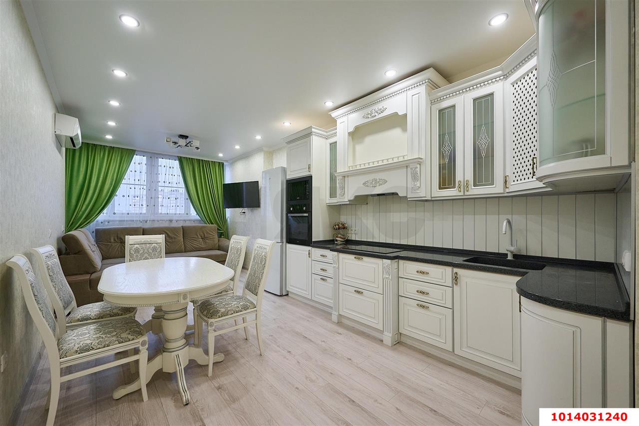 Фото №1: 2-комнатная квартира 70 м² - Краснодар, жилой комплекс Солнечный Остров, ул. Ставропольская, 336/6