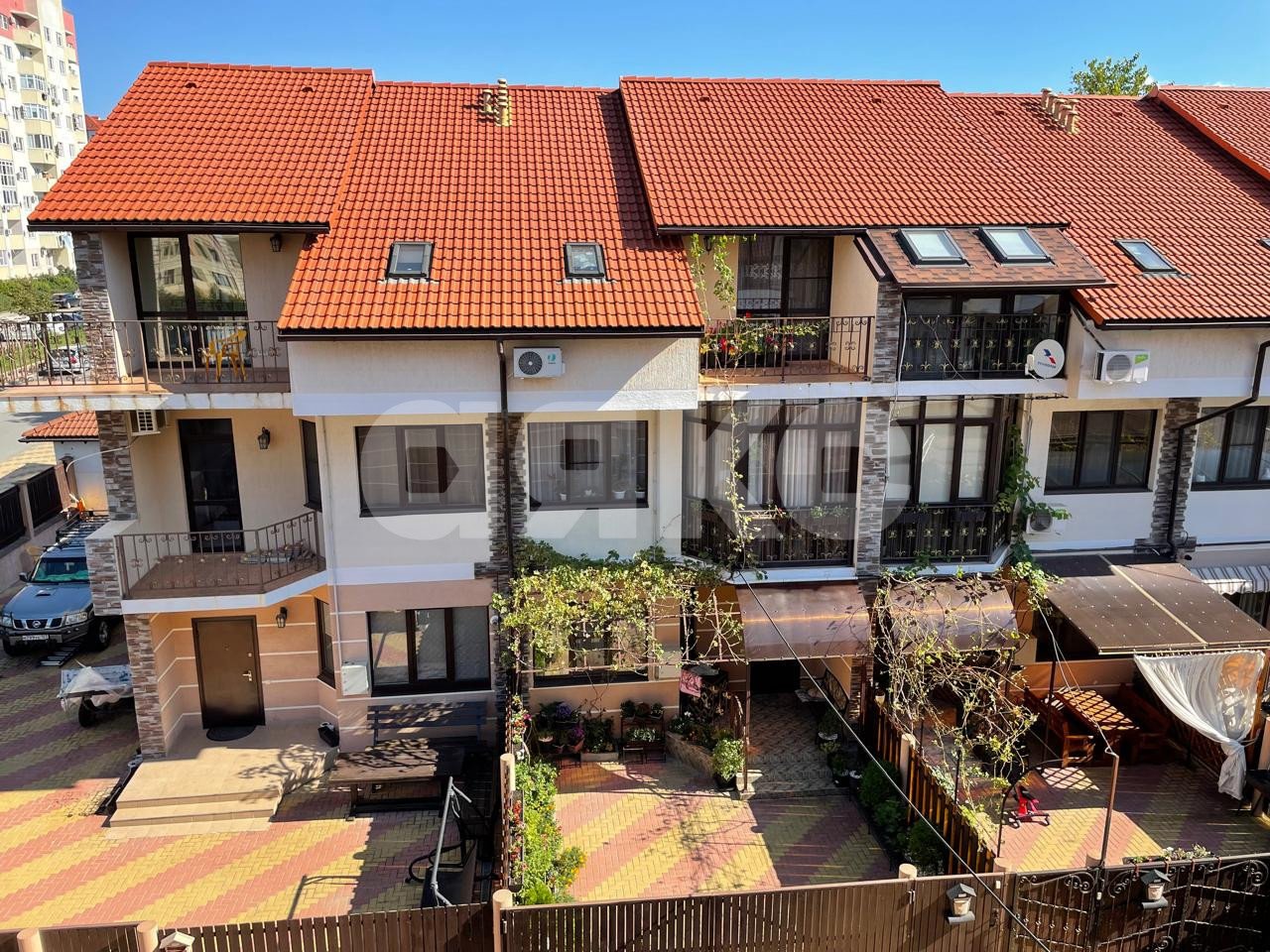 Фото №1: Таунхаус 135 м² + 0.6 сот. - Геленджик, мкр. Южный, ул. Жуковского, 14