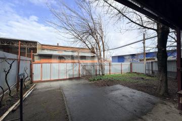 Фото №2: Коммерция 200 м² - Майкоп, ул. Юннатов, 9С