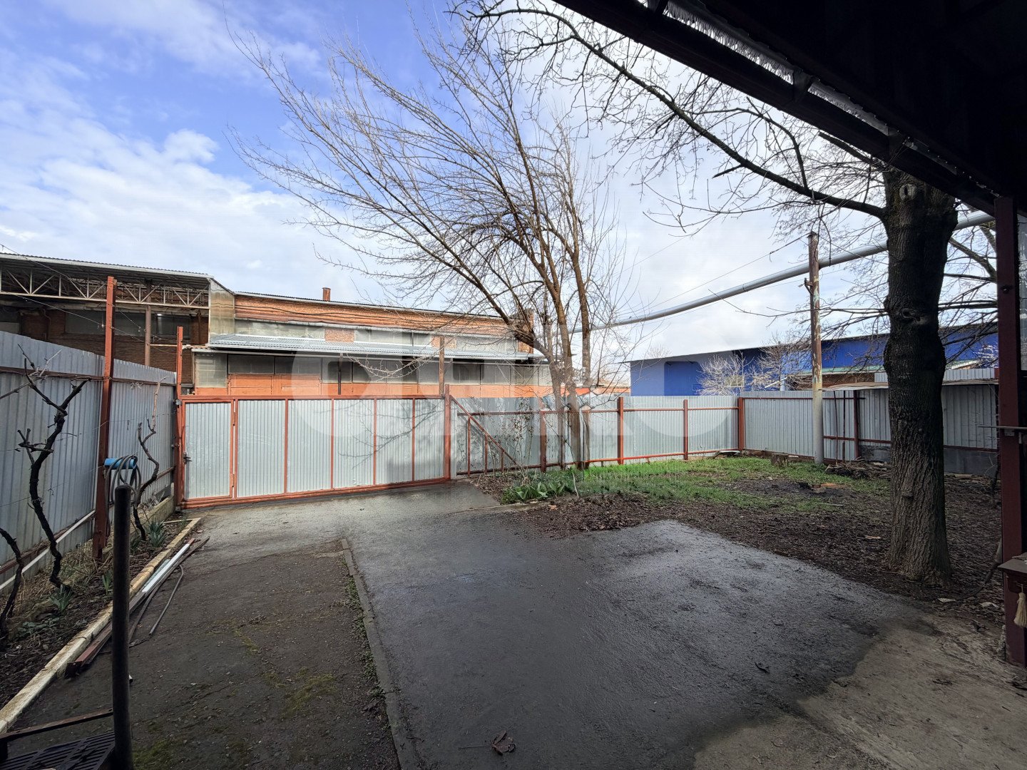 Фото №2: Коммерция 200 м² - Майкоп, ул. Юннатов, 9С