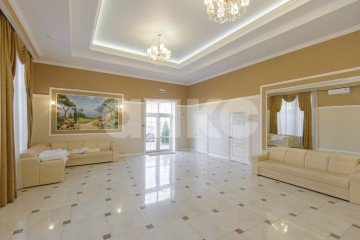 Фото №5: Коммерция 1040 м² - Чалтырь, ул. Красноармейская, 114А