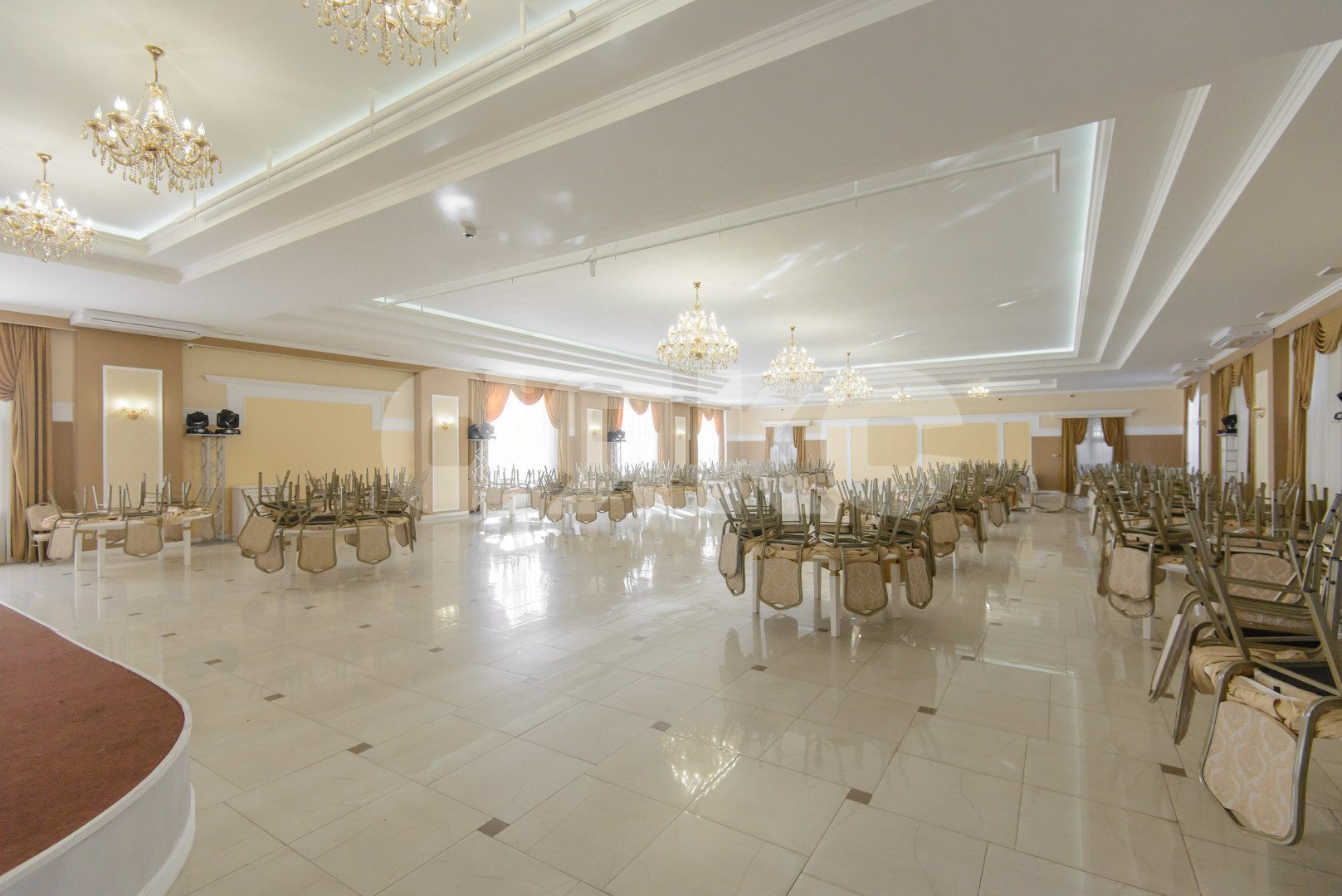 Фото №10: Коммерция 1040 м² - Чалтырь, ул. Красноармейская, 114А