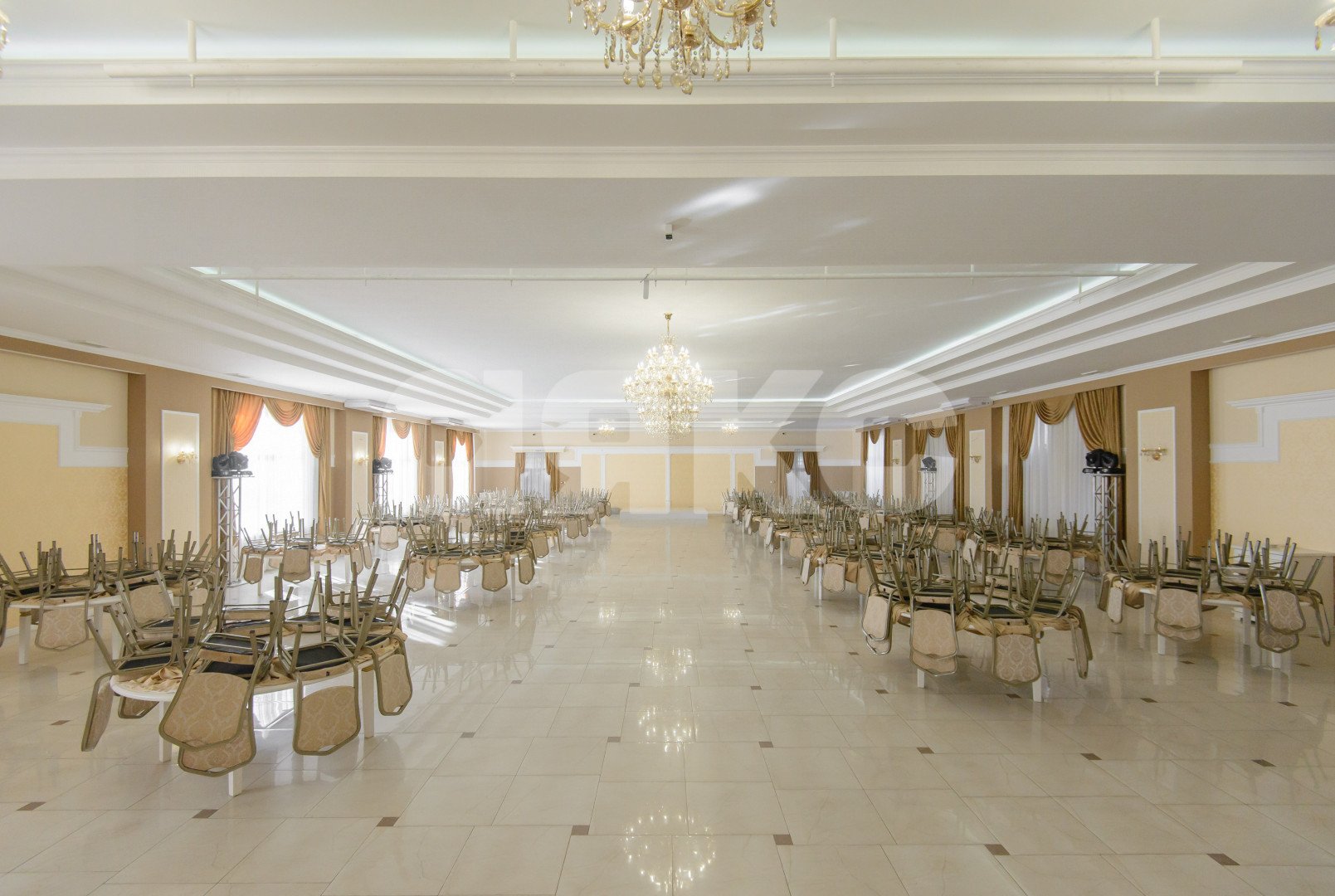 Фото №8: Коммерция 1040 м² - Чалтырь, ул. Красноармейская, 114А