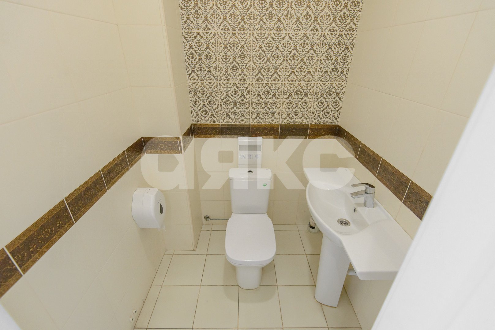 Фото №35: Коммерция 1040 м² - Чалтырь, ул. Красноармейская, 114А