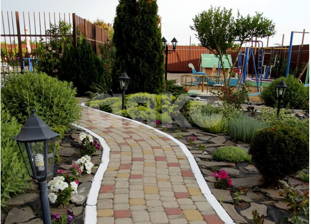 Фото №2: Дом 1190 м² + 18 сот. - За Родину, ул. Морская, 6А